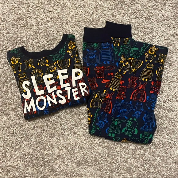 💚EUC Toddler Multi-Color Unisex Snug-Fit Graphic Pajama Set Sz 5T SLEEP MONSTER - Picture 1 of 8